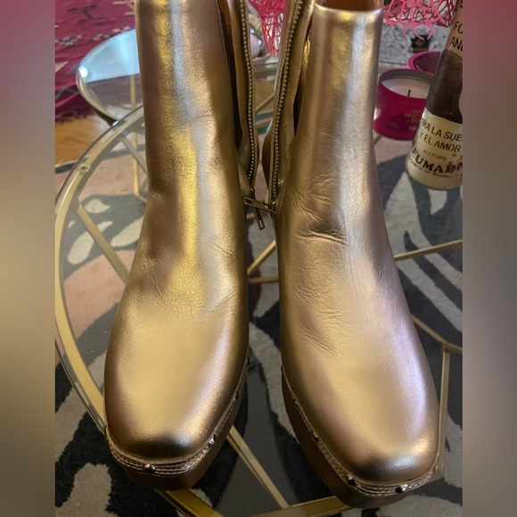 NWOT Gold Ariana Bohling boots 👑 - Picture 2 of 4